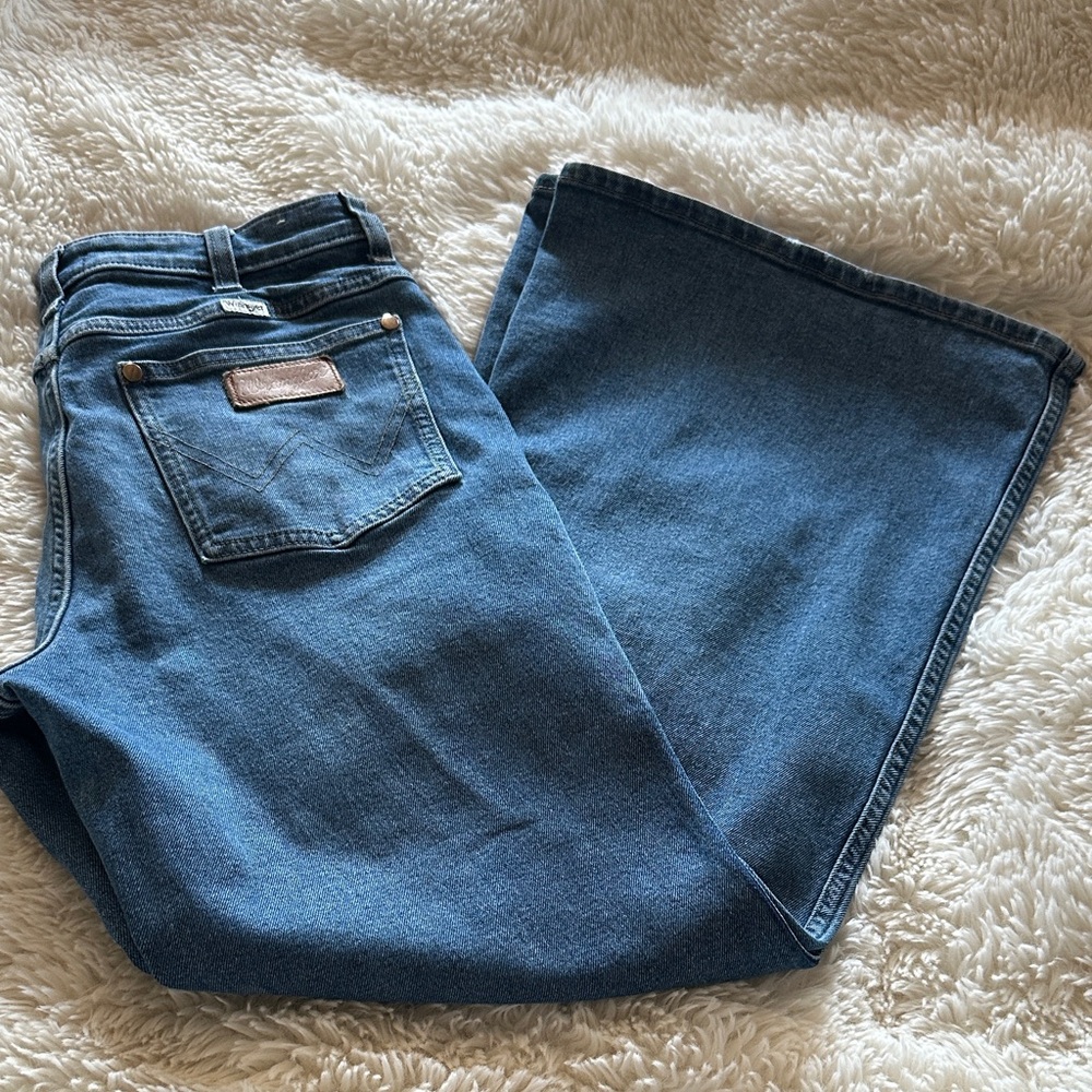 Wrangler Wanderer High Rise Women's Deep Blue Flare Jeans